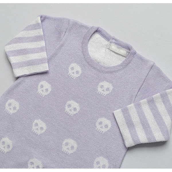 Macacão Lilás de Tricot com Estampa de Caveirinhas